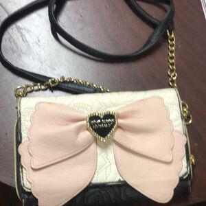 Betsey Johnson crossbody zip wallet